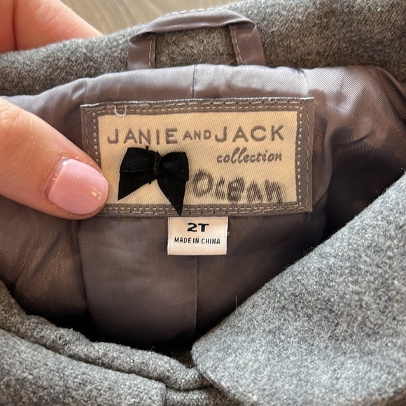 Janie and Jack Collection Gray Peacoat with Bow Buttons Size 2T - Picture 4 of 9